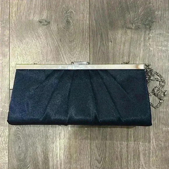 Elegant dark blue Evening Clutch with Chain Strap - Perfect for Special Occasion - Picture 4 of 4